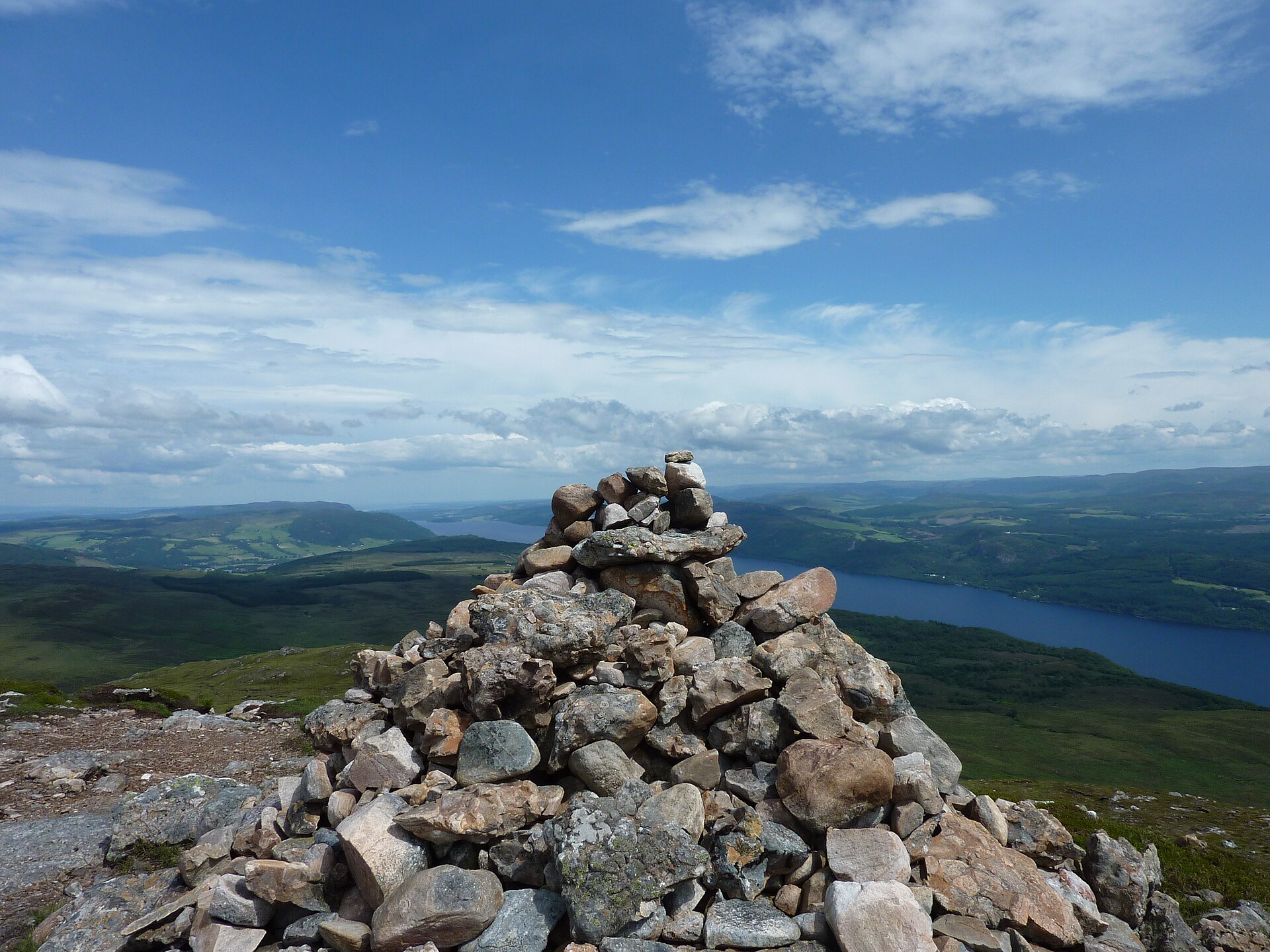Meall Fuar-mhonaidh above Loch Ness